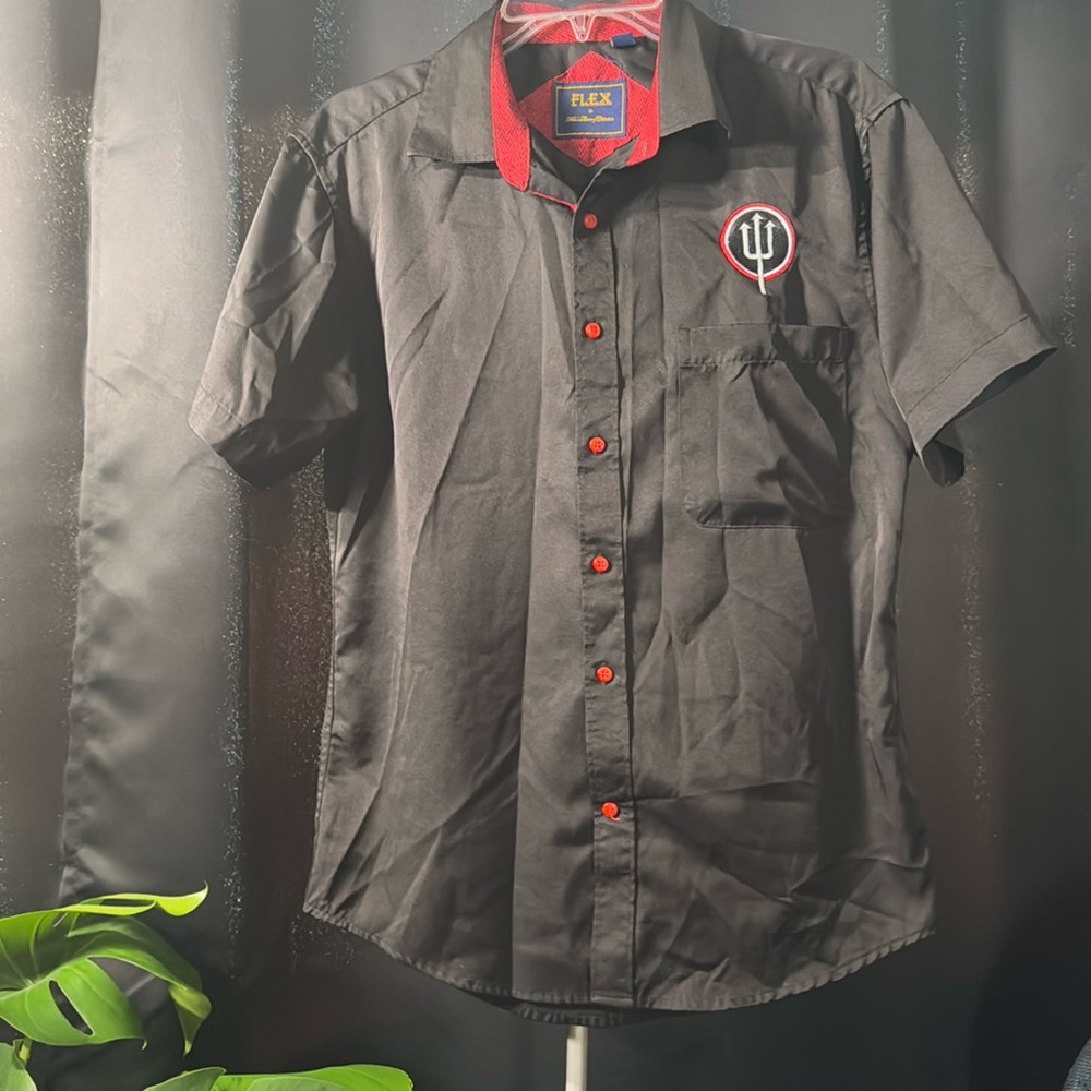 Torchys Embroidered Button Up, Short sleeve Small